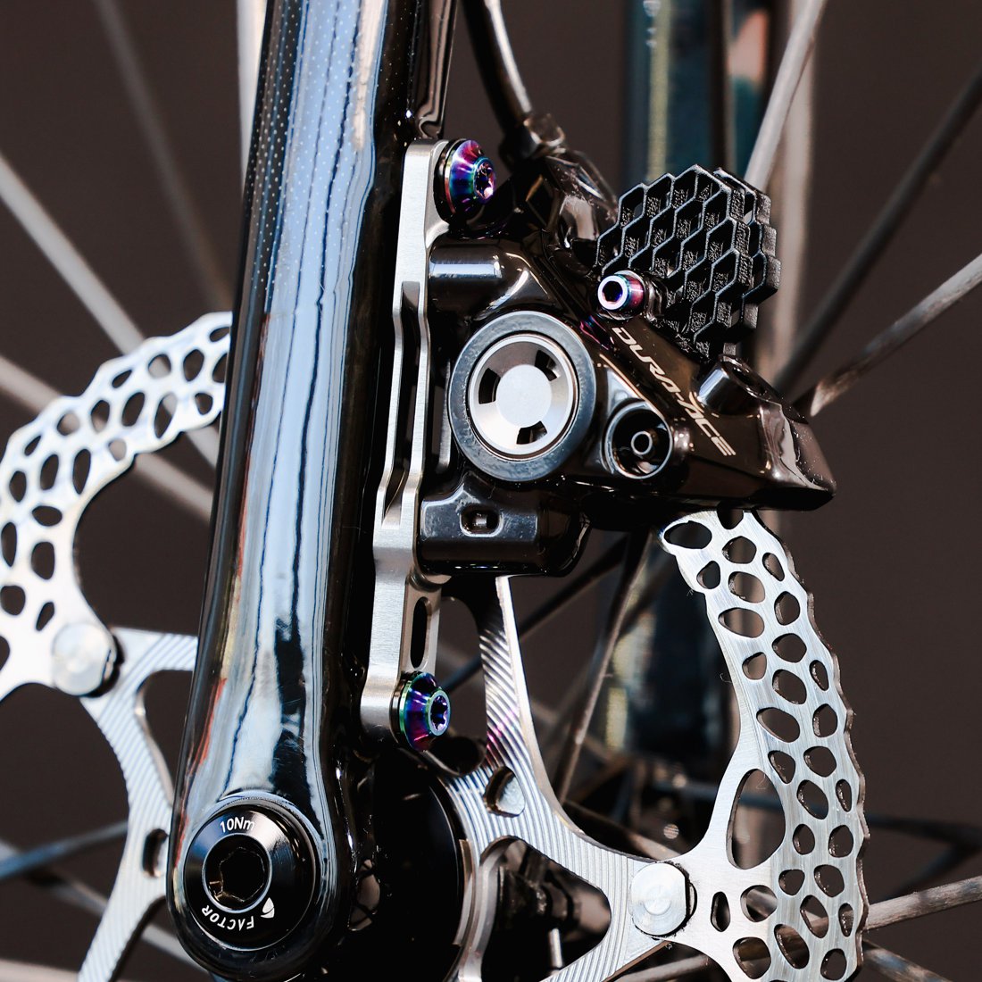 absoluteBLACK Flat-Mount disc brake adaptors for Shimano Road calipers