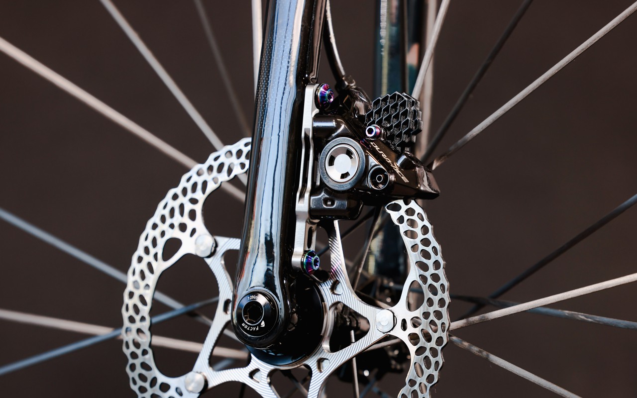 absoluteBLACK Flat-Mount disc brake adaptors for Shimano Road calipers