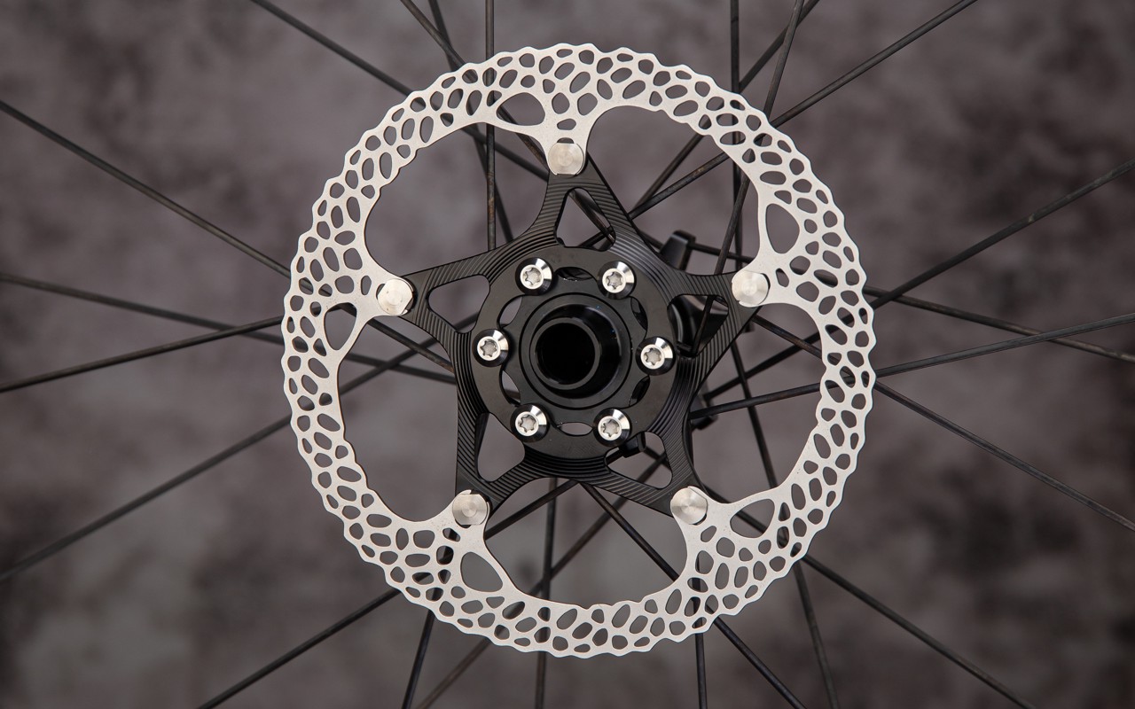 absoluteBLACK Raven SL ISO 6 bolt disc rotor absoluteBLACK Raven SL ISO 6 bolt disc rotor